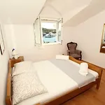 Kuca-eldic * Rogoznica (Sibenik-Knin)