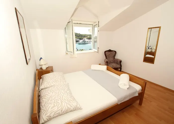 Kuca-eldic * Rogoznica (Sibenik-Knin)