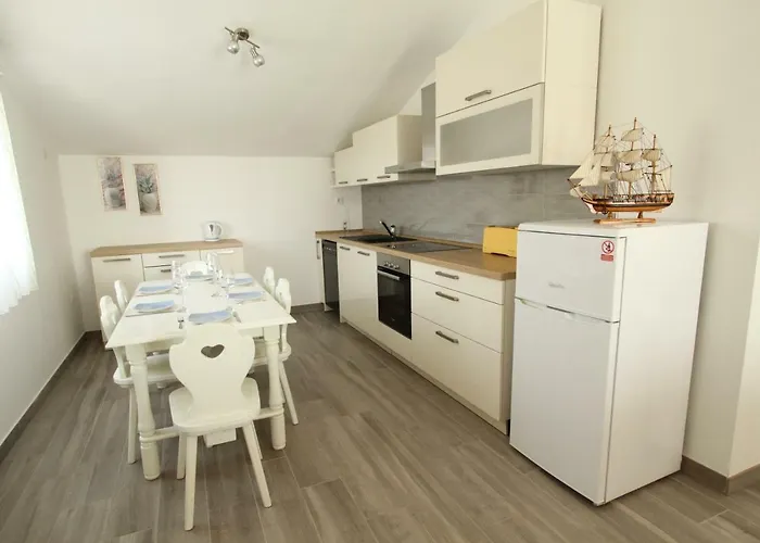 Kuca-eldic Рогозница